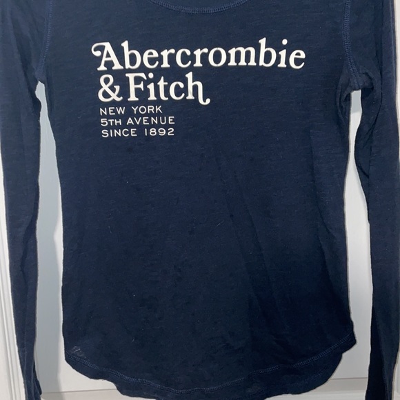 ⭐️BOGO Free⭐️ Long Sleeve A&F Tee - Picture 3 of 4